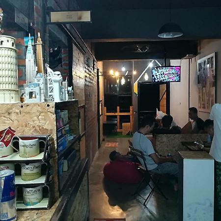 The Bunk Backpackers Hostel By Fleur Sepang Exterior photo