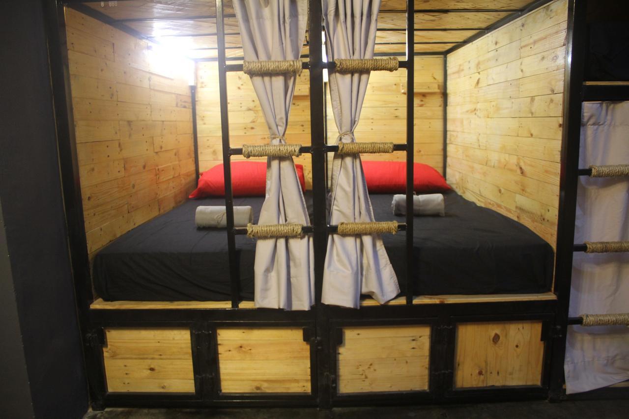 The Bunk Backpackers Hostel By Fleur Sepang Exterior photo
