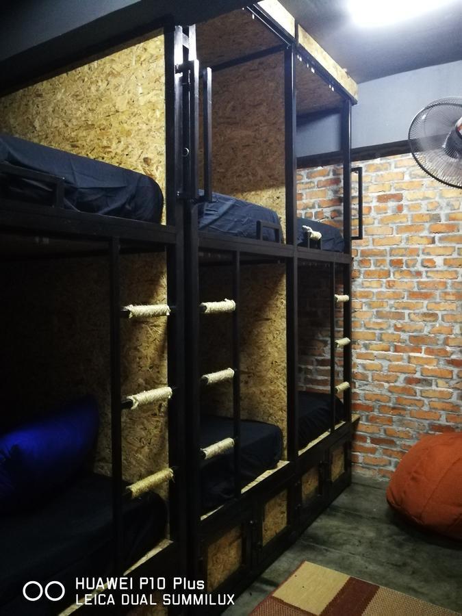 The Bunk Backpackers Hostel By Fleur Sepang Exterior photo