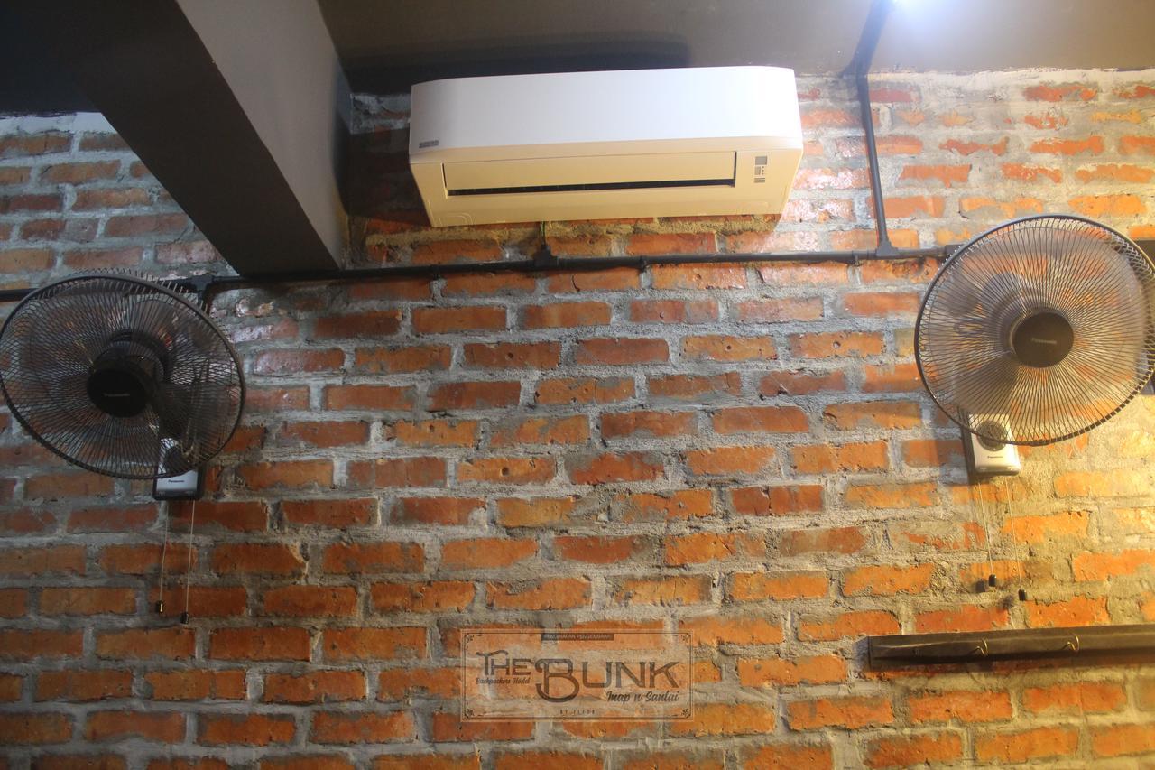 The Bunk Backpackers Hostel By Fleur Sepang Exterior photo