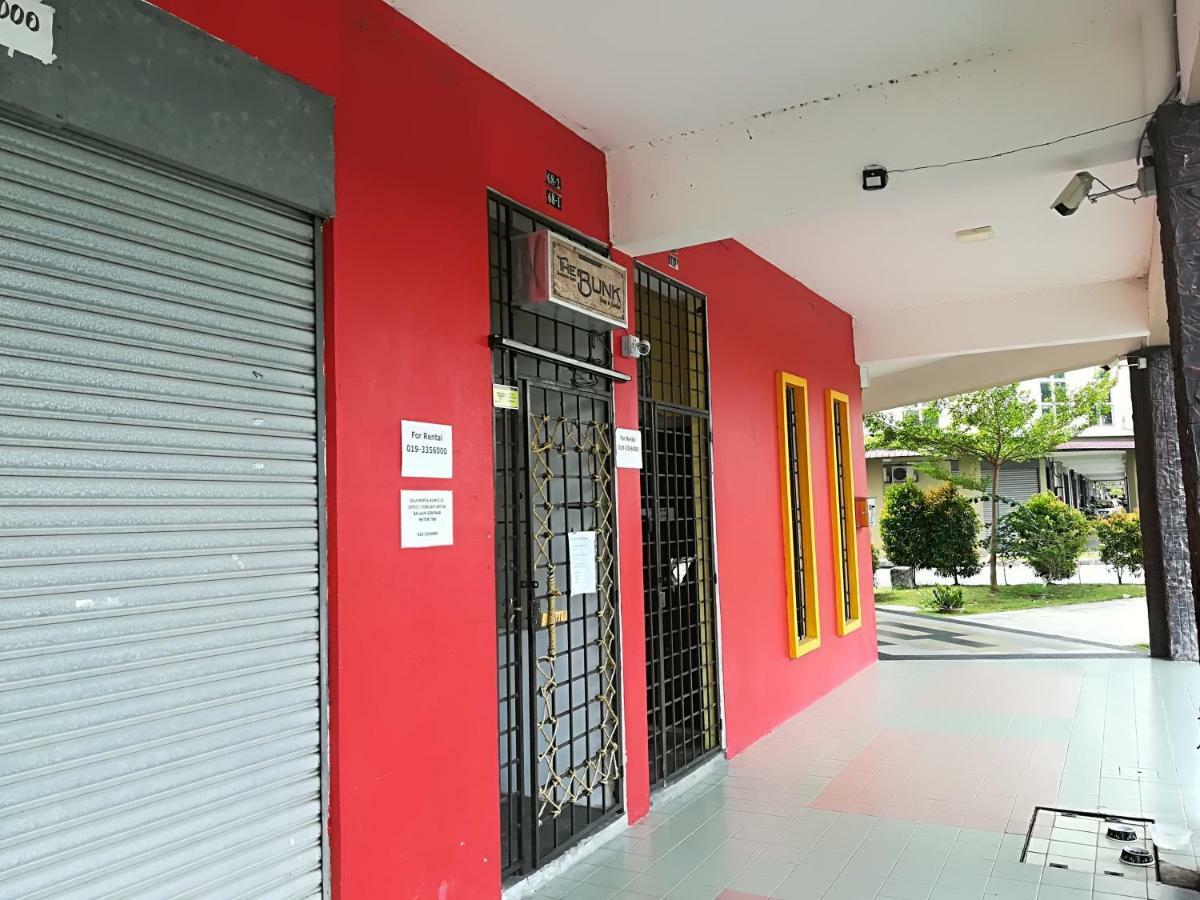 The Bunk Backpackers Hostel By Fleur Sepang Exterior photo