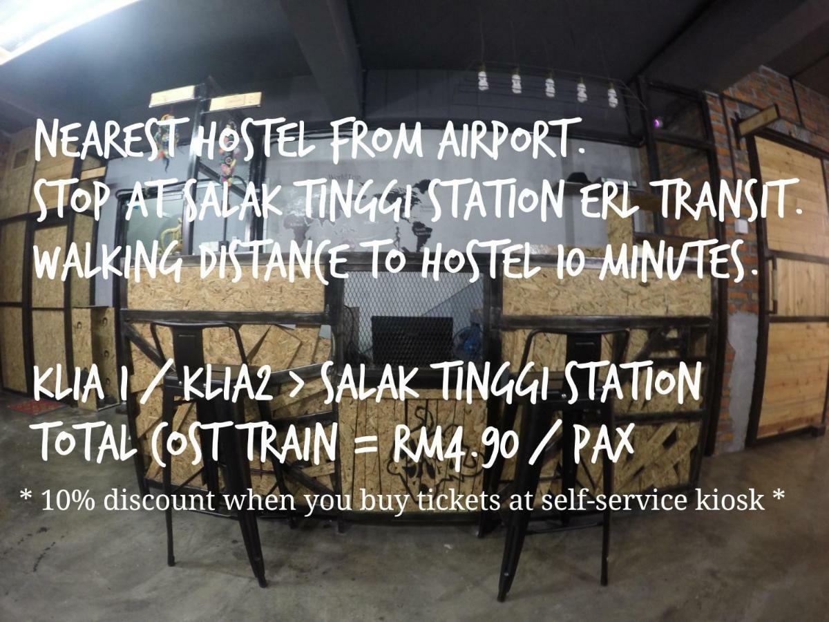 The Bunk Backpackers Hostel By Fleur Sepang Exterior photo